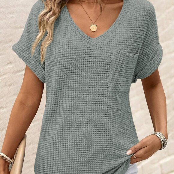 Stylish XX-Large Waffle Knit Women's V-Neck Blouse - Perfect for Every Occasion! - Picture 2 of 5